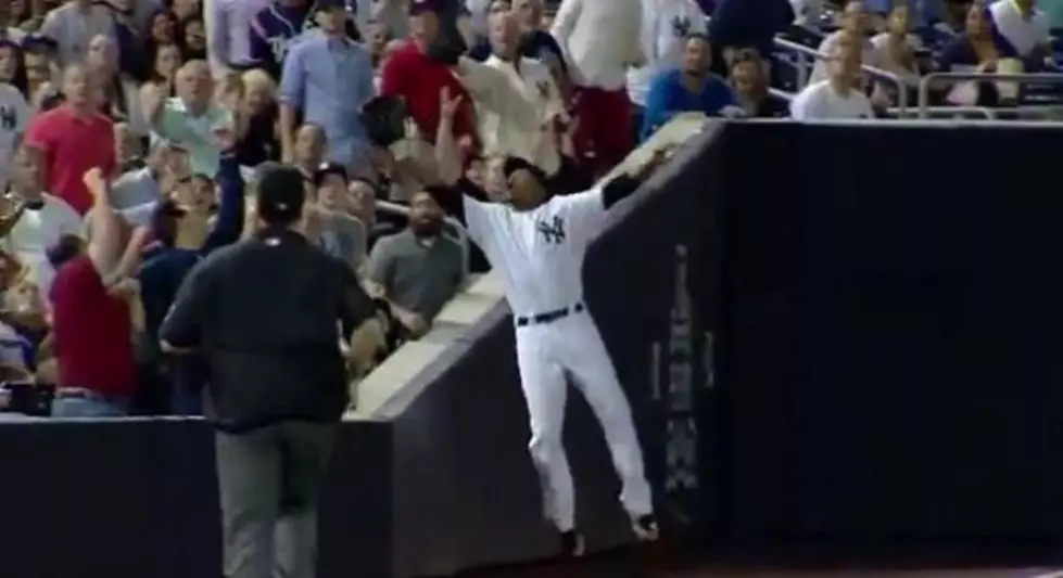 Yankees Outfielder Dewayne Wise Almost Makes Unbelievable Catch