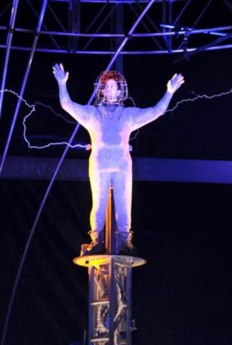 Photos Of David Blaine’s Million Volt Electrocution Stunt