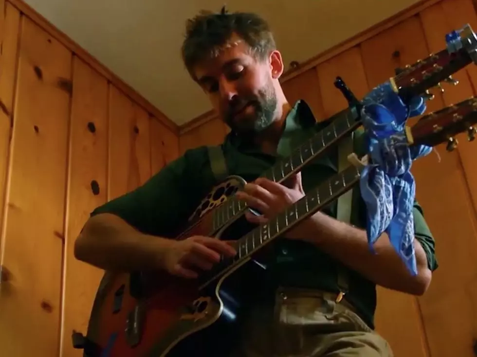 Mark Kroos Plays “Dueling Banjos” By Himself