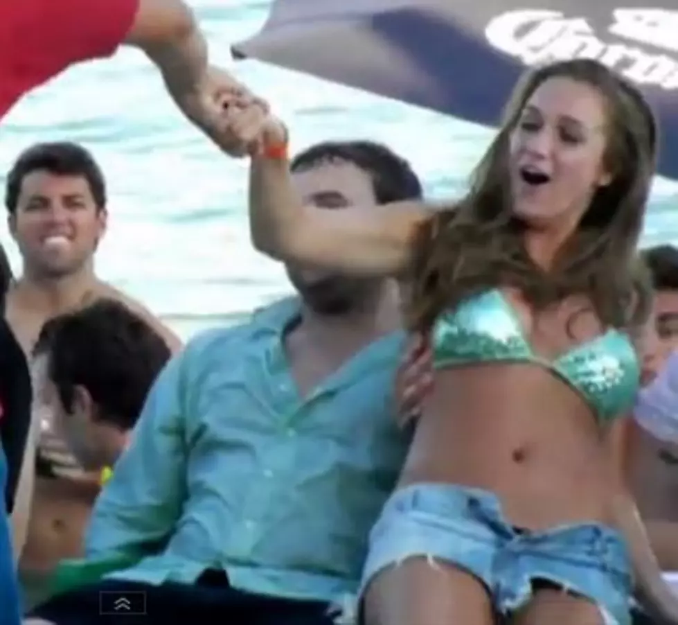 Spring Break Chick Showing Off Her Amazing Talents On Stage, Drunk [VIDEO]