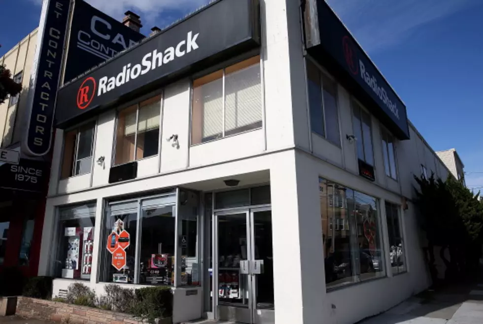Radio Shack Plans on Closing 1,100 Stores