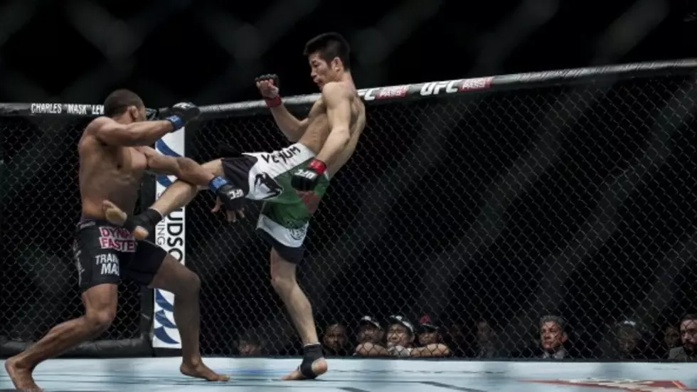 MMA Fighter’s Mom Charges Cage After Loss [VIDEO]
