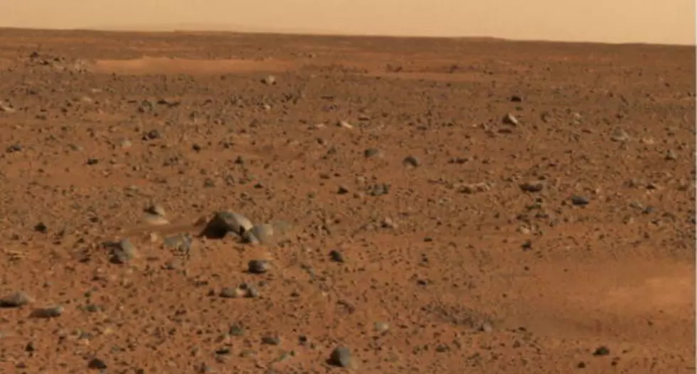 NASA Spots What Looks Like Light Coming From Mars [PHOTOS]