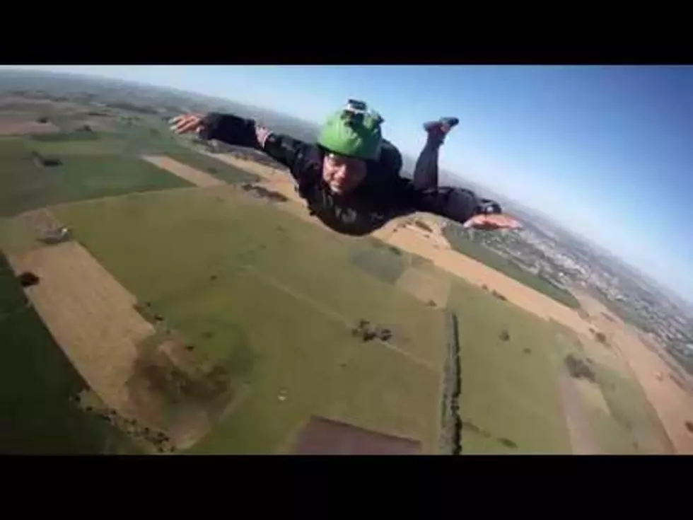 Insane Skydivers Pull Chute At Last Second [VIDEO]