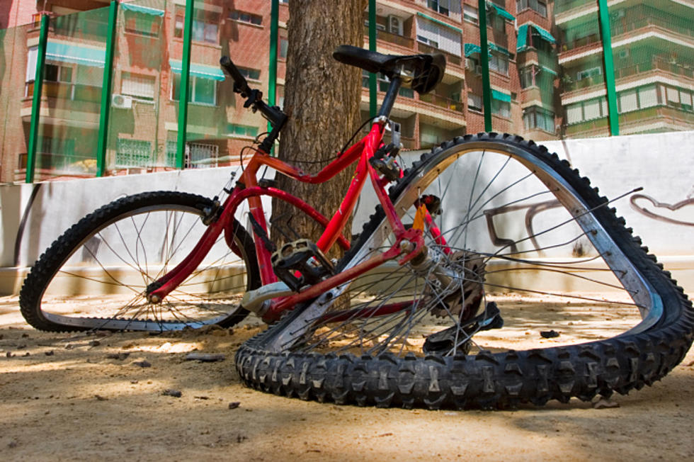 Police Miraculously Catch Up To Thief On Bicycle