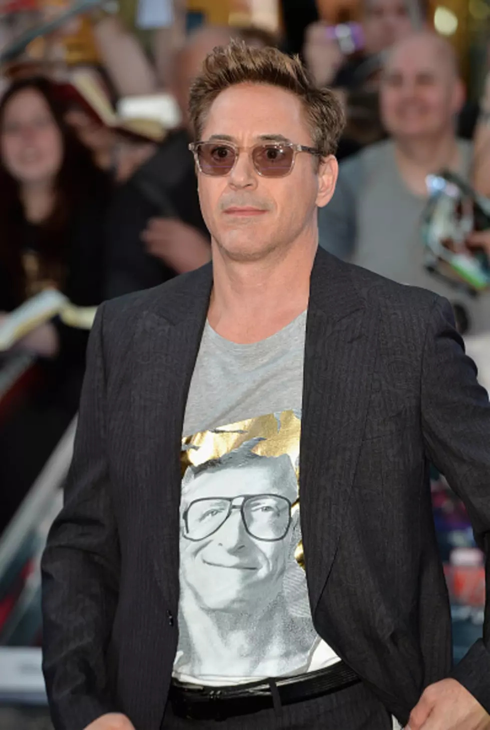 Robert Downey Jr. Owns Muckraker (Video)