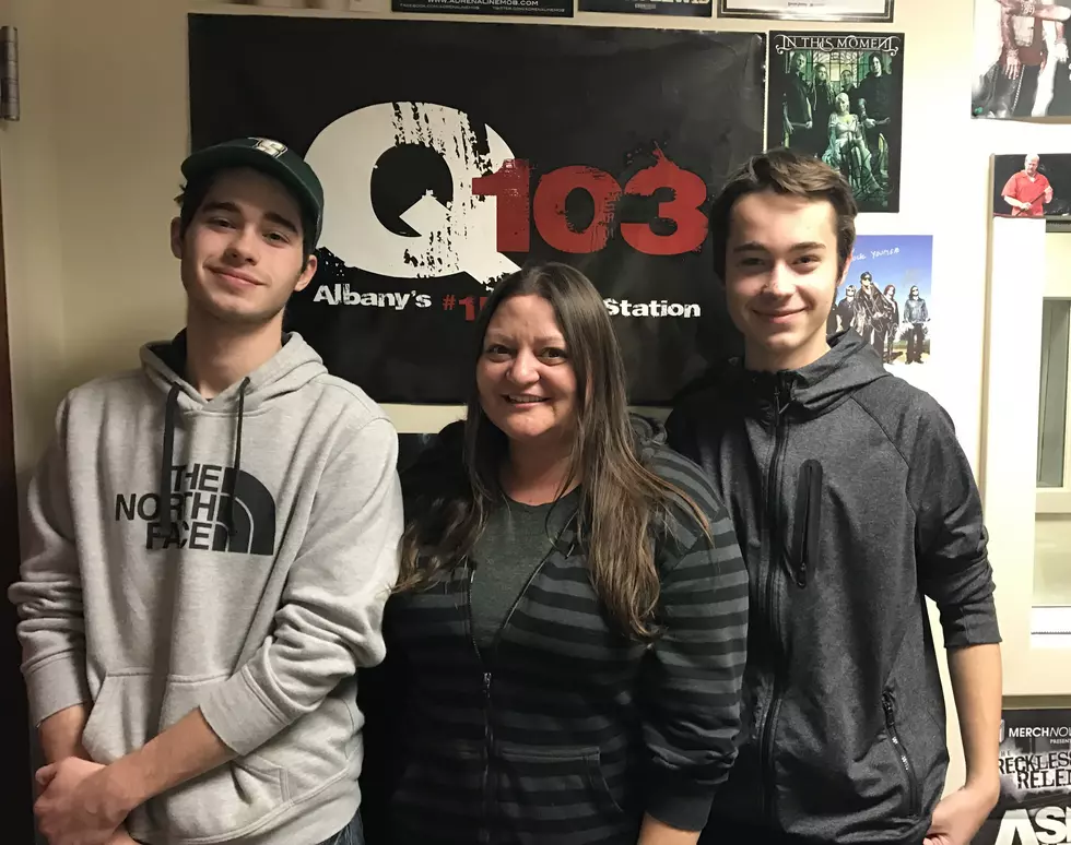 Clifton Park Duo Ignis Perform Songs From Debut LP &#8216;Face of Mars&#8217; in the Q Studio