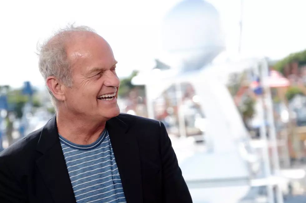 CHEERS Star Kelsey Grammer Will Be Slinging Beer At Frog Alley
