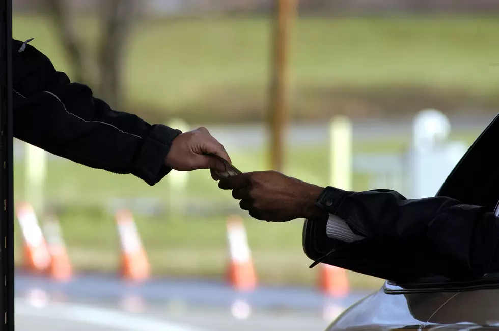 Cash Is Accepted Once Again On The New York State Thruway