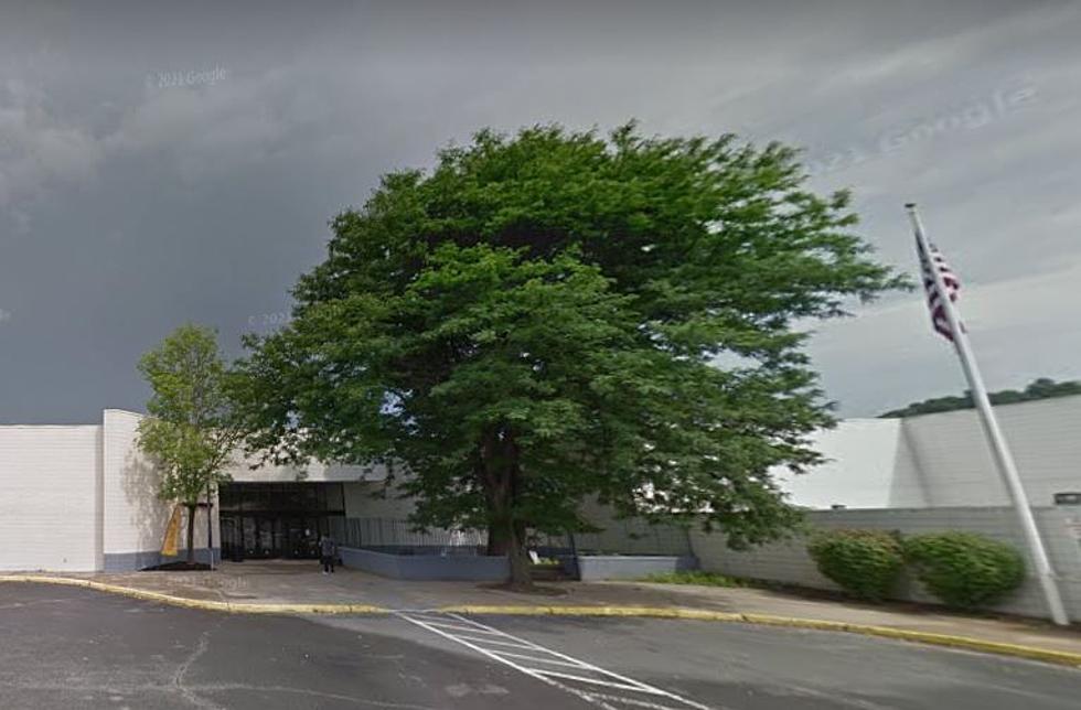 There is a Cemetery at the Entrance to this Schenectady Shopping Mall?