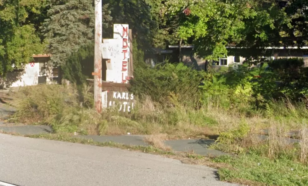 Abandoned, Decrepit Colonie Motel to Stay Put for Now