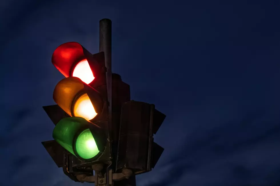 How Is It Possible to Legally Turn Left On A Red Light In New York State?