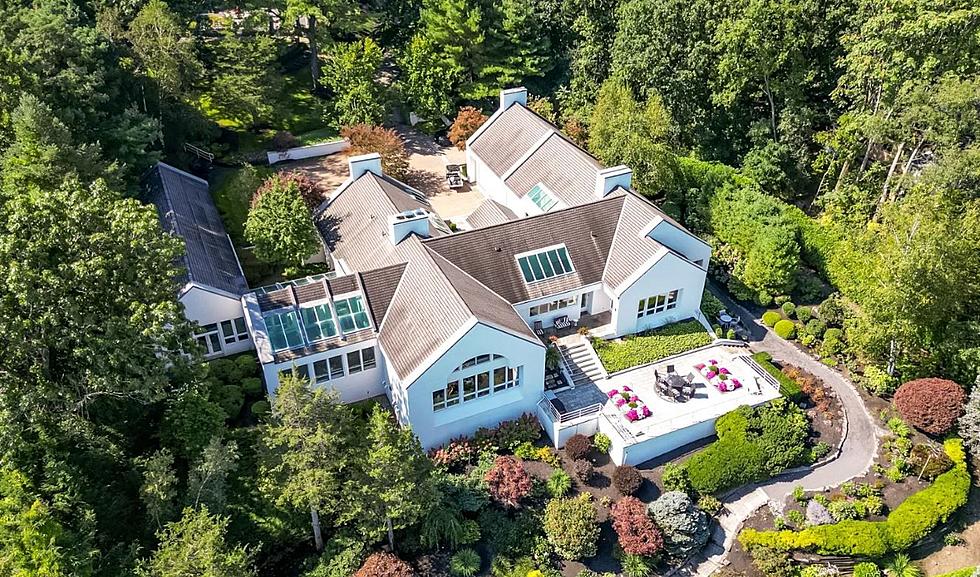 This $2.7M New York Home Has An Amazing Indoor Pool