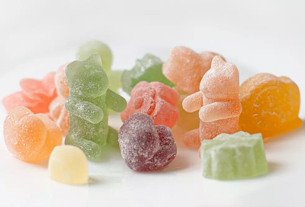 518 News, William Floyd Middle School, Long Island, a dozen middle school students eat gummies