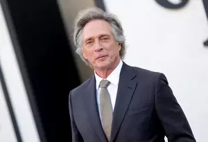William Fichtner Stops By Altamont Tavern, Charms Locals With Kindness