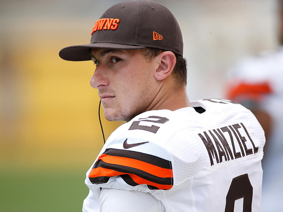 10 Photos of Johnny Manziel Riding the Bench