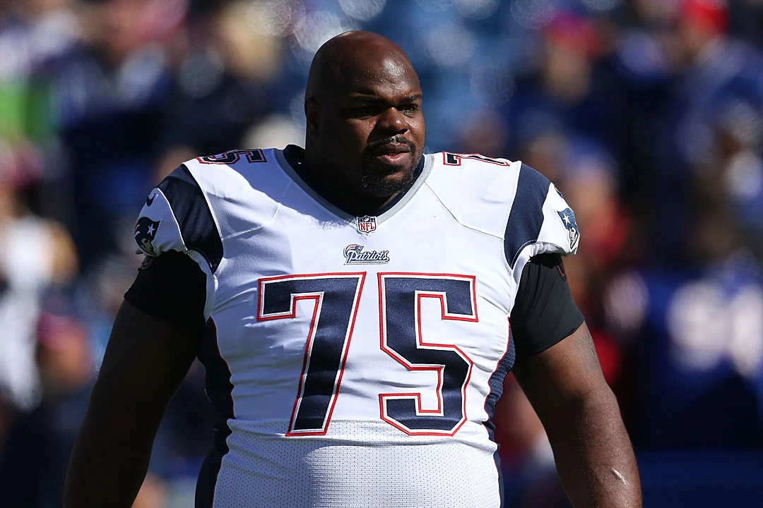 Fan wearing Vince Wilfork jersey is shocked to find Vince Wilfork RIGHT  THERE 