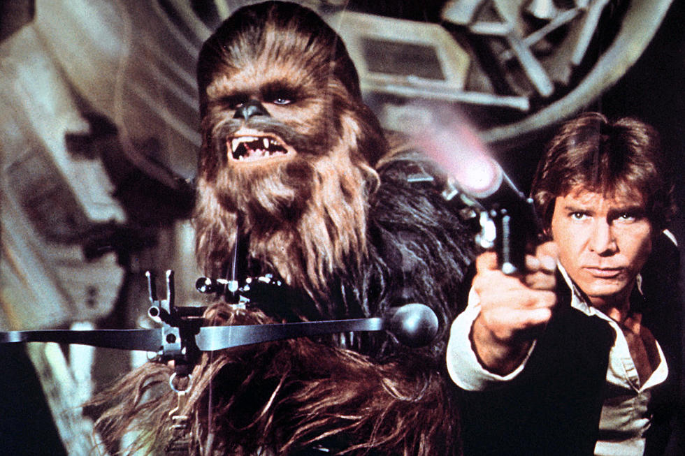 ‘Force Awakens’ Deleted Scene, Chewbacca Rips Off An Arm