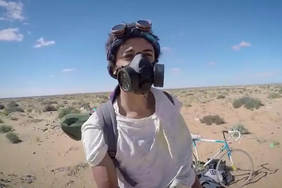 Guy Bikes 1,100 Miles Across Sahara Desert Like a Total Boss