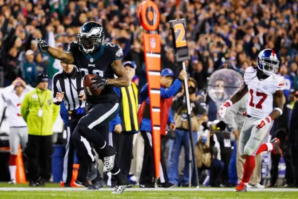 Eagles Rout Giants, 27-7, Tie For NFC East Lead