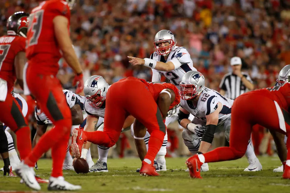 Tom Brady Leads Patriots Past Buccaneers, 19-14