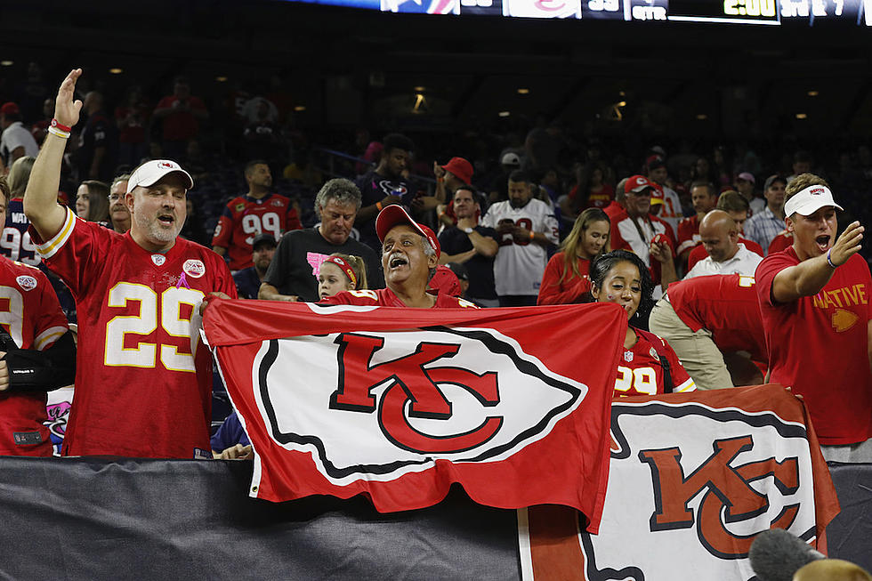 Chiefs Win, Patriots Loss Give Team a First Round Bye in Playoffs
