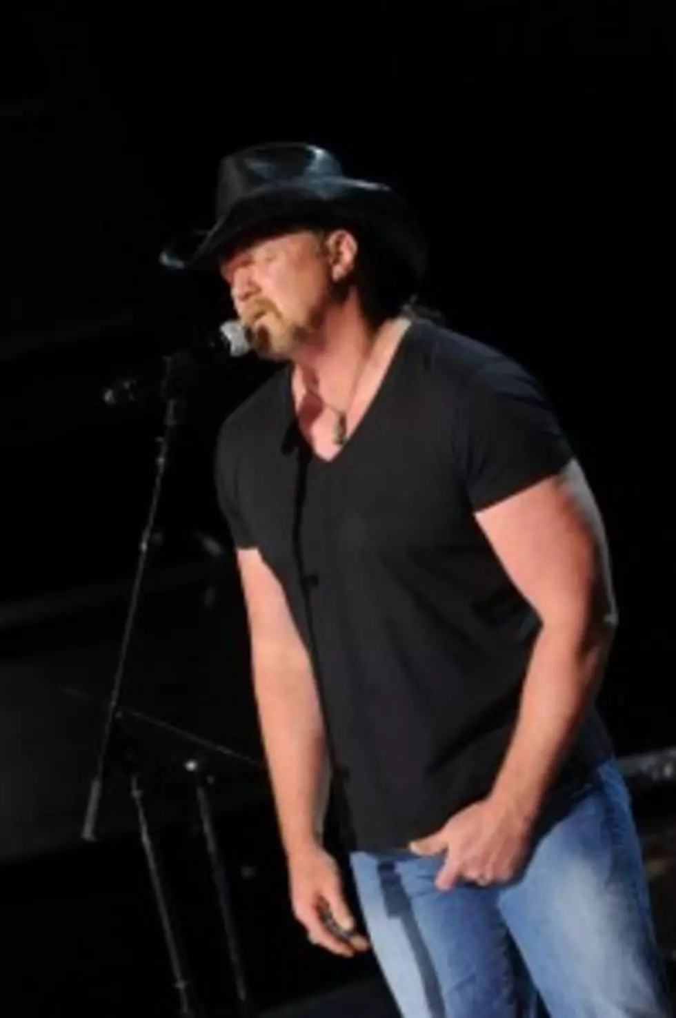 Trace Adkins Loses Home to Fire