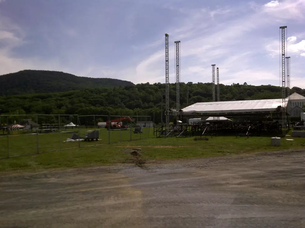 Countryfest Behind the Scenes: The Stage Being Built [PHOTOS]