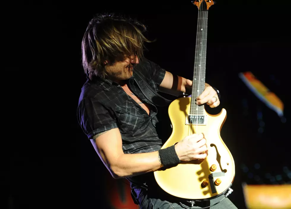 Keith Urban’s New Video For “Long Hot Summer” [VIDEO]