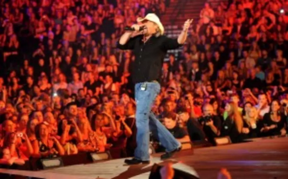Toby Keith, Chris Young Plus More in Casey&#8217;s Taste of Country