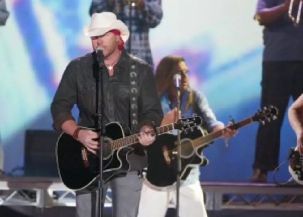 Toby Keith Connects With Fans on New Hit &#8220;Red Solo Cup&#8221; [VIDEO]