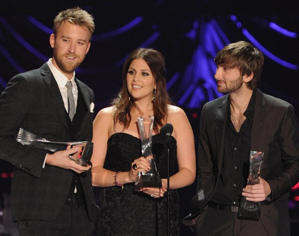 Lady Antebellum&#8217;s Hillary Scott Has Surprise Wedding Ceremony In Upstate New York