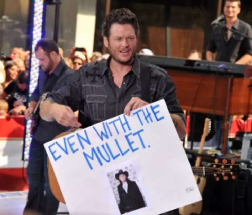 Blake Shelton Named Hottest Guy in Country &#038; More in Casey&#8217;s Taste of Country