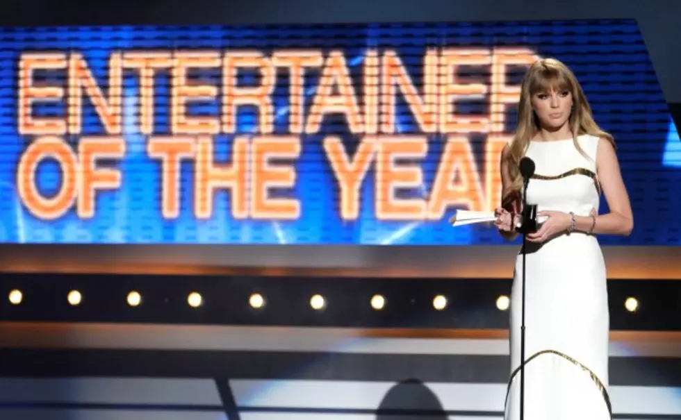 Taylor Swift Supports Country Music Hall Of Fame
