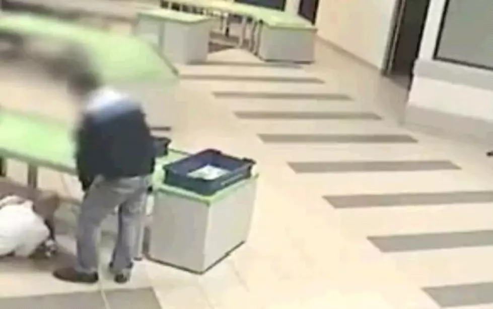 Airport&#8217;s Security Officer Saves A Baby In An Amazing Catch [VIDEO]