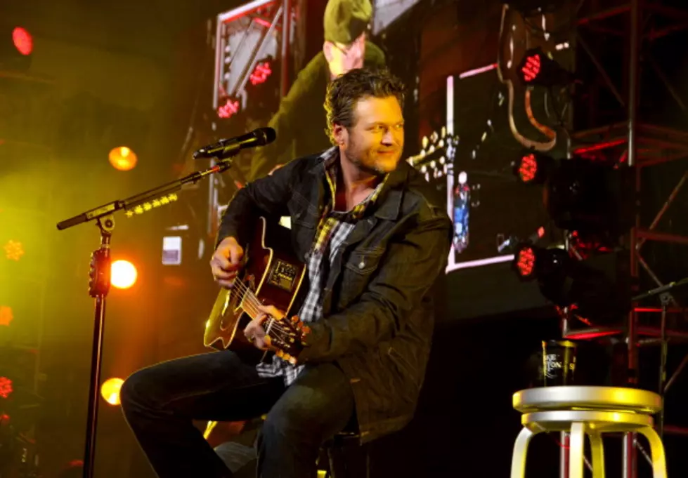 Wanna See Blake Shelton Do A Live Concert On The Beach For Free?