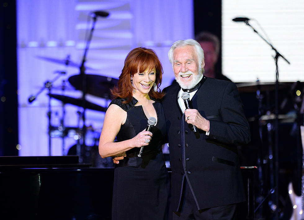 The Beard Is Back For Kenny Rogers