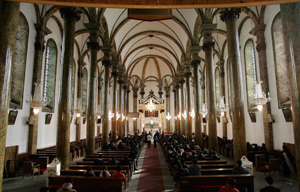 Irish Catholic Priest Surprises Wedding Couple With AMAZING Version Of ‘Hallelujah’ [VIDEO]