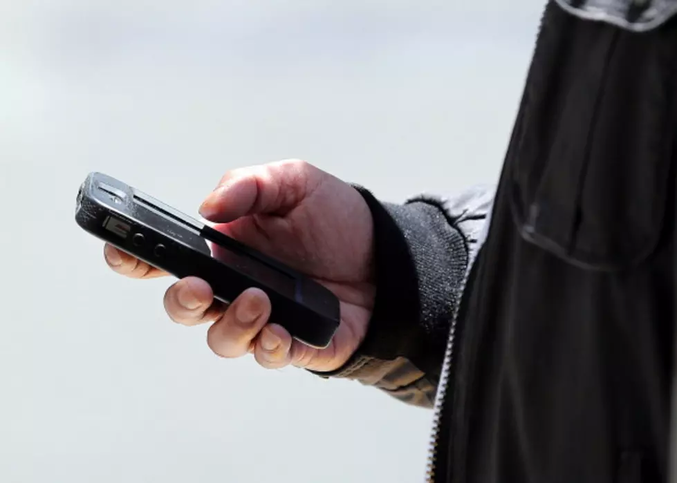 New York Looks To Ban Texting While Walking