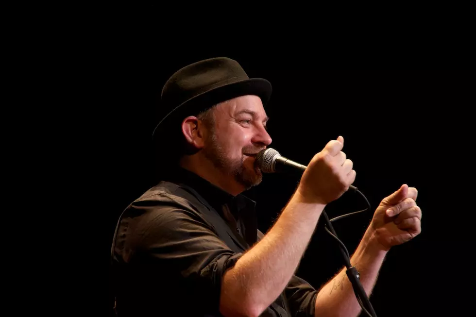 Kristian Bush Charms Secret Star Crowd [PHOTOS]