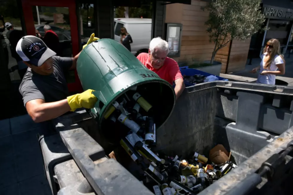There’s Big Money In Dumpster Diving! [VIDEO]