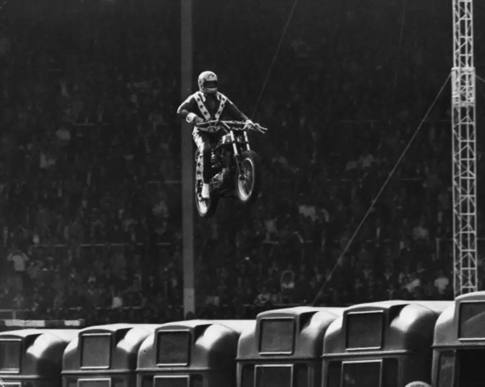Top 5 Evel Knievel Jumps Ever (VIDEOS)