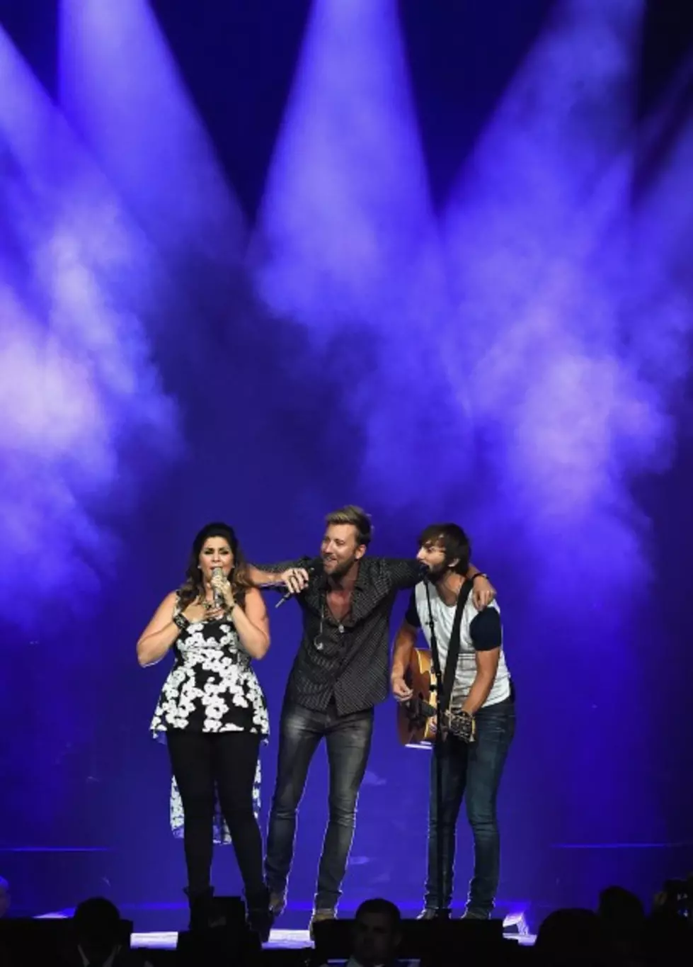 Lady Antebellum&#8217;s 9/11 Tribute To Service Members [VIDEO]