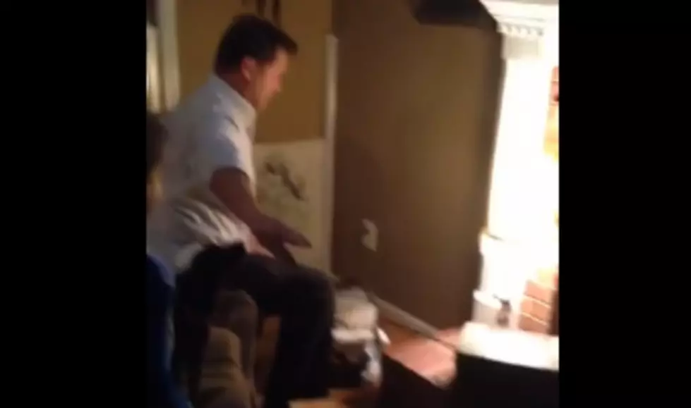 Man Freaks Over Dead Mouse, Wife Saves the Day [Watch]