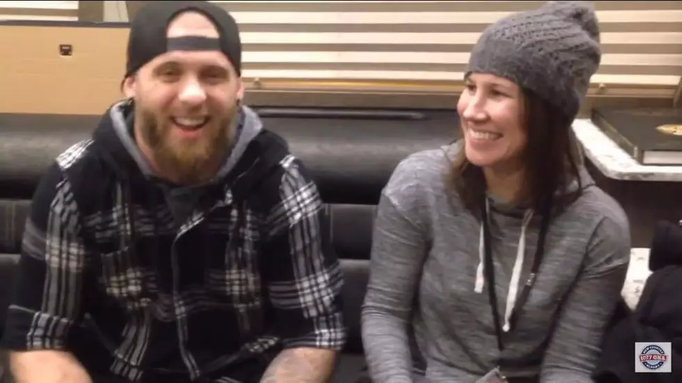 Brantley Gilbert’s Most Used App? Favorite Food? Best Gift? and More [VIDEO]