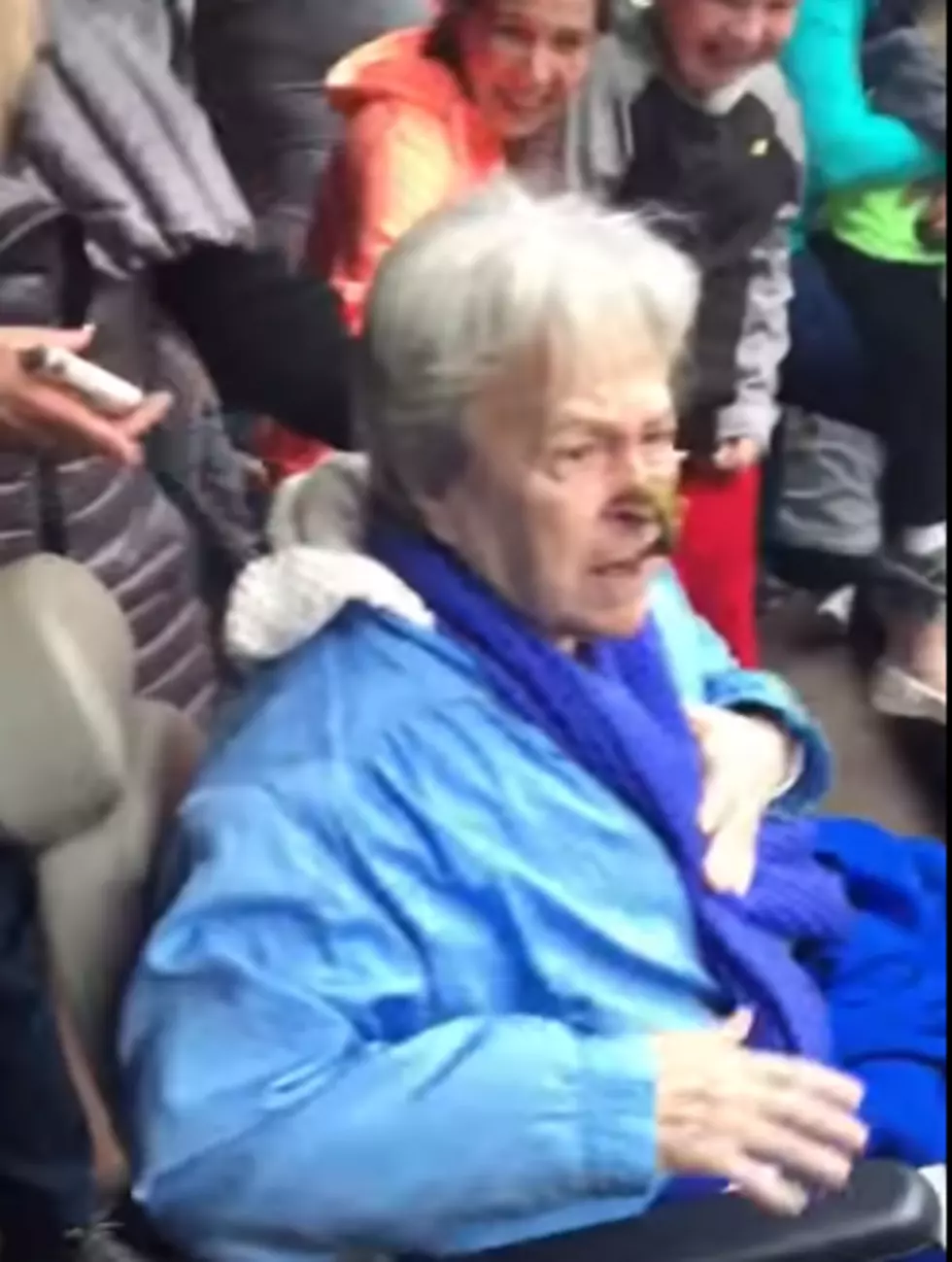 Grandma Gets a Smelly Surprise at Zoo [VIDEO]