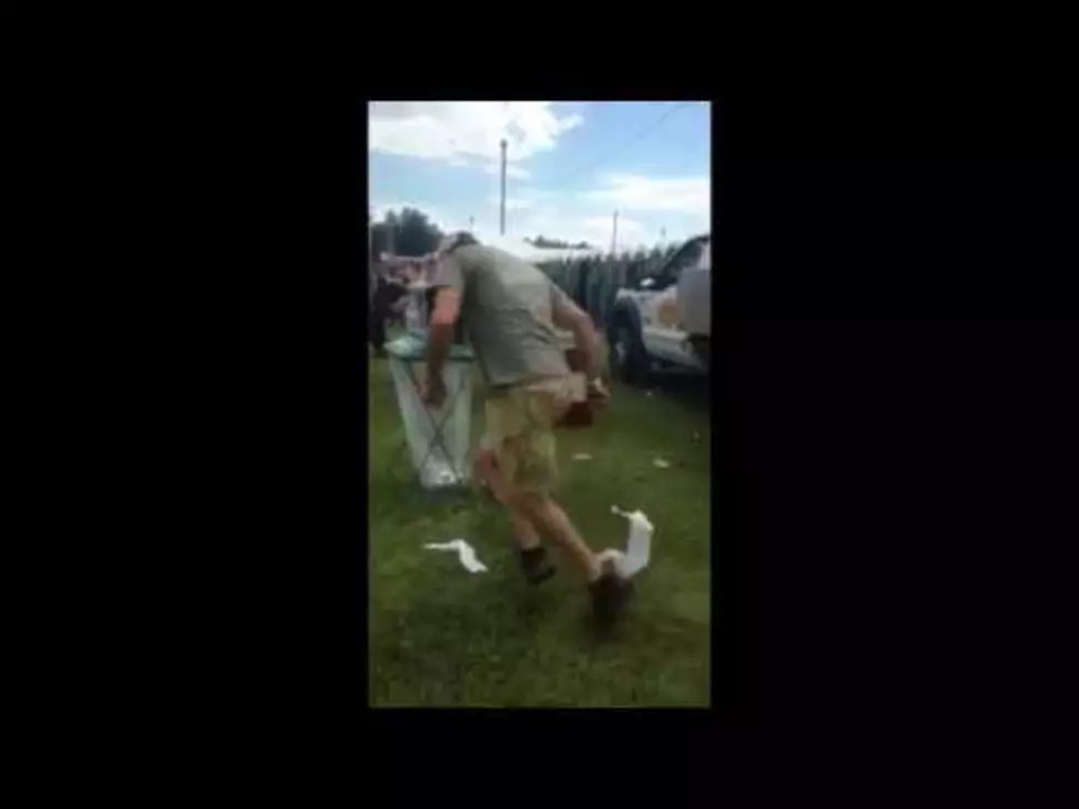GNA Listener Does Hilarious &#8220;Toilet Paper Dance&#8221; At Countryfest (Video)