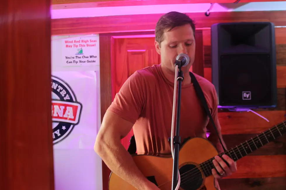 Walker Hayes Delights on Hudson River Cruise and Meets his Fans [PHOTOS]