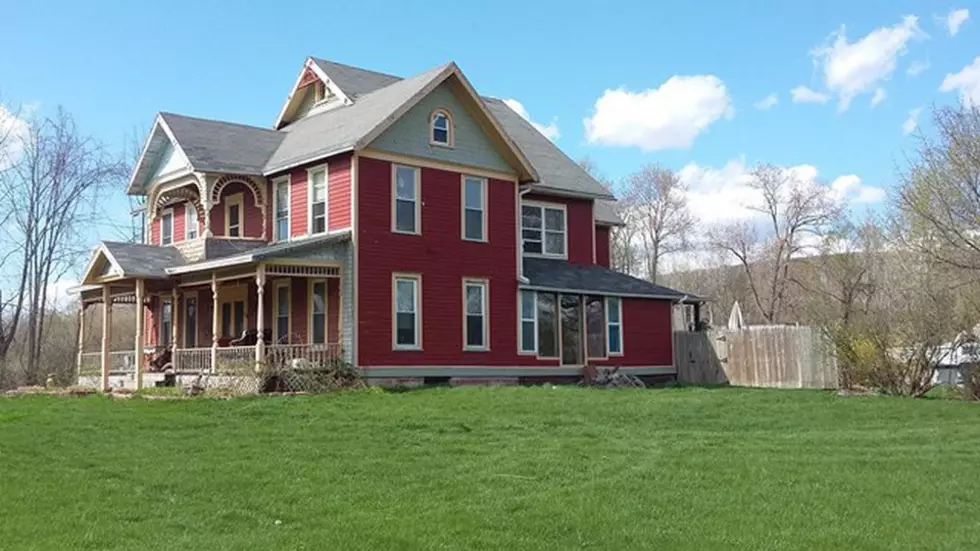 NY Family Giving Away This Farm House During Essay Contest