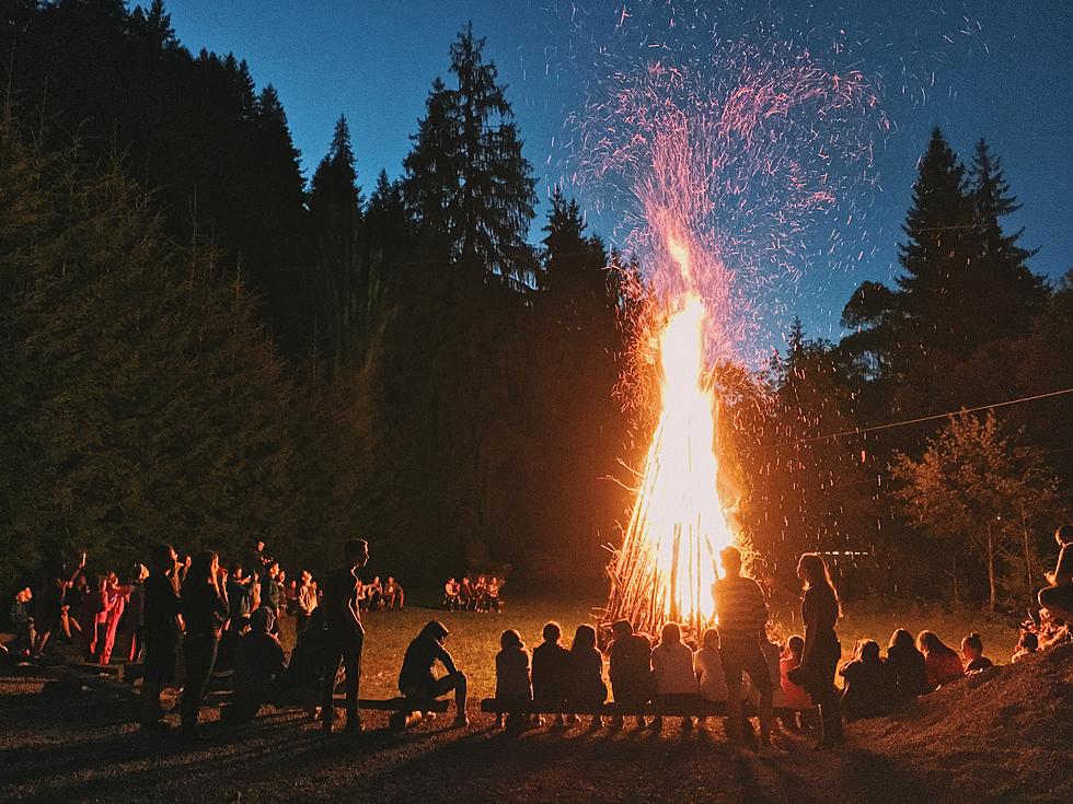 Set Those Used Xmas Trees a Blaze at Huge Bonfire New Year's Eve